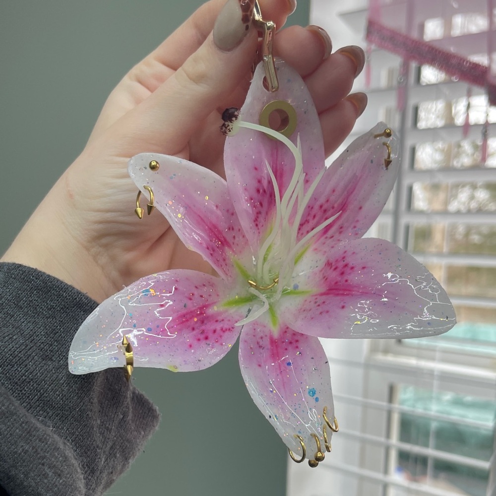 Pierced Flower Charm Gold and Sparkling Purple - Picture 6 of 6